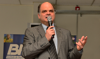 Andrés Tolosa, responsable de Antel Andrés Tolosa, responsable de Antel