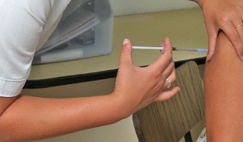 MSP exhorta a la población a vacunarse contra la gripe antes de la temporada invernal para evitar enfermedades respiratorias