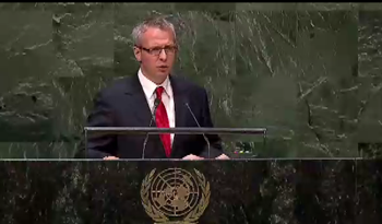 El subsecretario de Salud Pública, Leonel Briozzo, habla ante la ONU