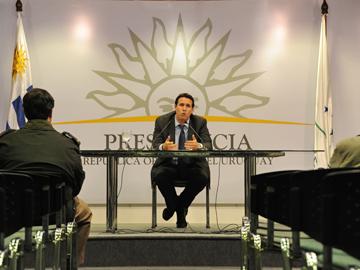 Cánepa en conferencia del Consejo de Ministros Cánepa en conferencia del Consejo de Ministros