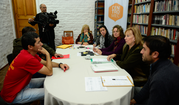 Ministra Muñoz en biblioteca "Iris de López Crespo", con representantes de la sociedad civil Ministra Muñoz en biblioteca "Iris de López Crespo", con representantes de la sociedad civil