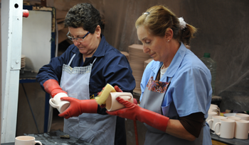 Trabajadoras de fábrica de cerámica Trabajadoras de fábrica de cerámica