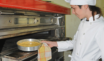 Joven trabajando Joven trabajando