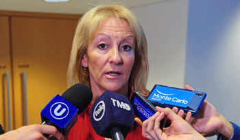 Ministra Carolina Cosse en declaraciones a la prensa Ministra Carolina Cosse en declaraciones a la prensa