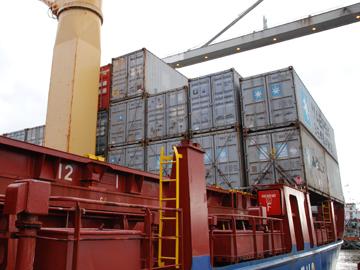 Contenedores en el Puerto de Montevideo