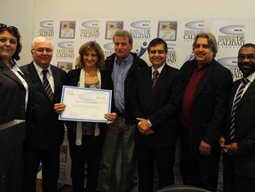 Autoridades y premiados Autoridades y premiados