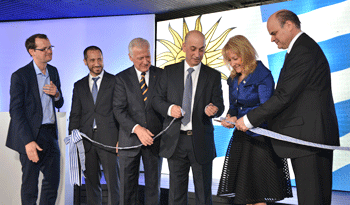Ministra Carolina Cosse en inauguración del primer cable submarino de Uruguay