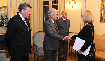 Vázquez recibió cartas credenciales de embajadores Vázquez recibió cartas credenciales de embajadores