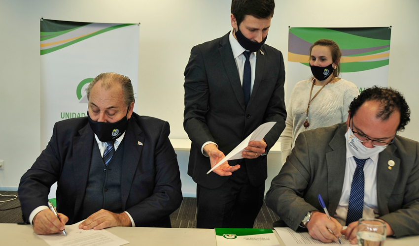 Firma de acuerdo entre UNASEV y Colegio Médico del Uruguay Firma de acuerdo entre UNASEV y Colegio Médico del Uruguay