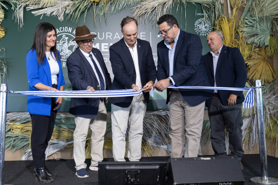 Fratti y Sánchez en corte de cinta