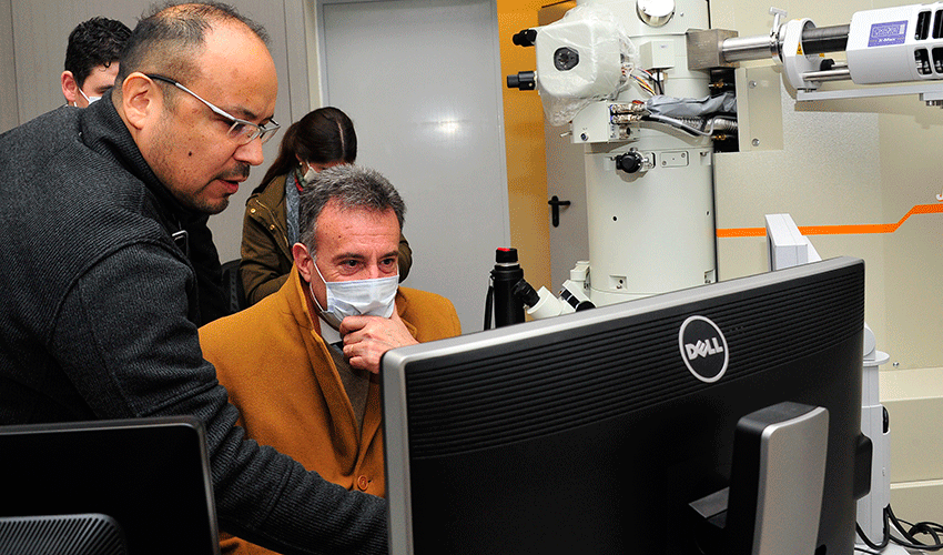 Ministro de Salud Pública, Daniel Salinas, en laboratorio inaugurado en Rocha Ministro de Salud Pública, Daniel Salinas, en laboratorio inaugurado en Rocha