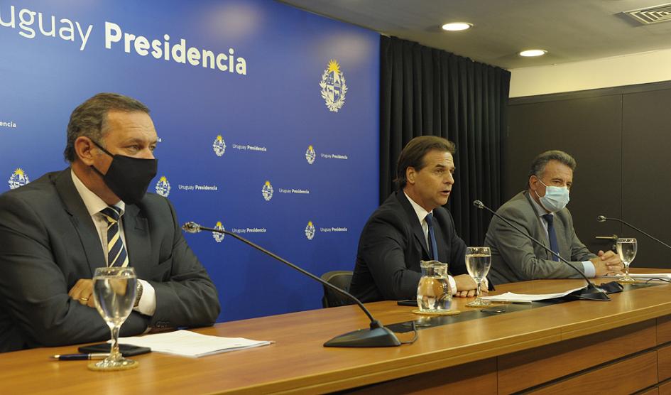 Álvaro Delgado, Luis Lacalle Pou y Daniel Salinas