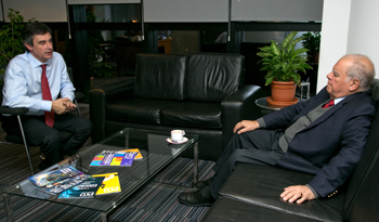 Director de OPP, Álvaro García, mantuvo un encuentro con ex secretario general de la SEGIB, Enrique Iglesias