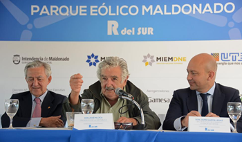 Presidente José Mujica inauguró complejo eólico Sierra de los Caracoles
