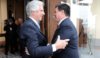Tabaré Vázquez recibe a Horacio Cartes Tabaré Vázquez recibe a Horacio Cartes