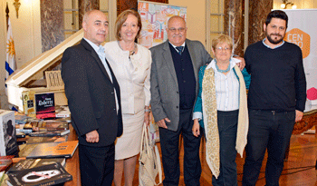 Ministra María Julia Muñoz valoró donación de libros para Centros MEC Ministra María Julia Muñoz valoró donación de libros para Centros MEC