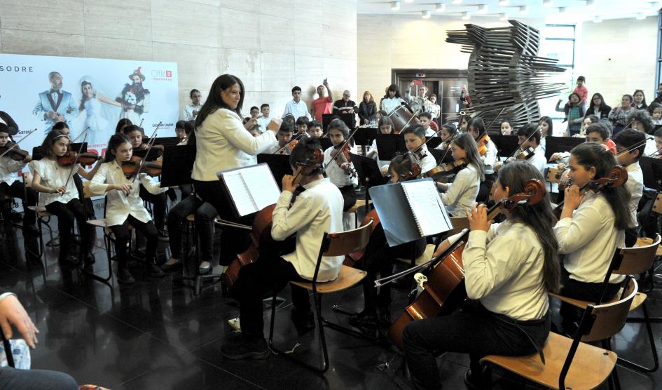 Actuación de la Orquesta Infantil de los Núcleos de la zona Metropolitana del Programa UNUI Actuación de la Orquesta Infantil de los Núcleos de la zona Metropolitana del Programa UNUI