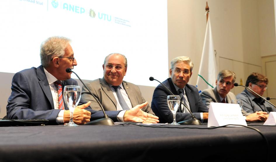 Mesa de autoridades