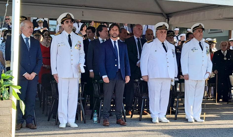 Lacalle Pou y autoridades