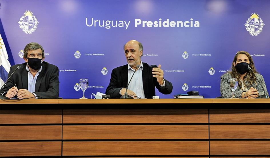 Mario Arizti, Pablo Mieres y Valentina Arlegui