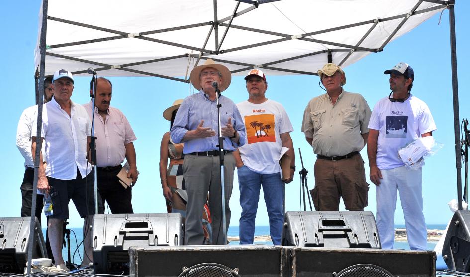 Ministro de Turismo, Tabaré Viera, expone en acto de lanzamiento de temporada 2022 - 2023 Ministro de Turismo, Tabaré Viera, expone en acto de lanzamiento de temporada 2022 - 2023