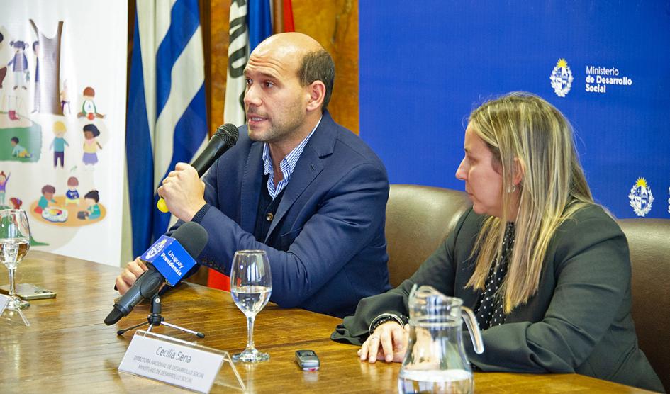 Ministro de Desarrollo Social, Martín Lema y directora Nacional de Desarrollo Social, Cecilia Sena Ministro de Desarrollo Social, Martín Lema y directora Nacional de Desarrollo Social, Cecilia Sena