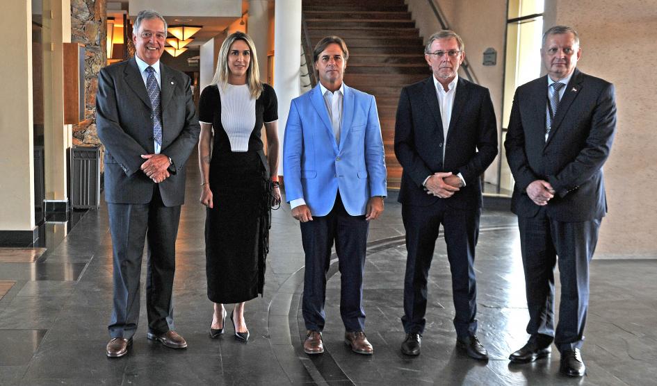 Presidente Luis Lacalle Pou con ministros de Ganadería de la región