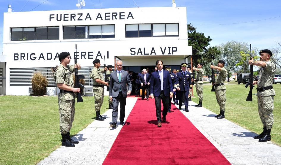 Presidente Luis Lacalle Pou parte hacia Japón en visita oficial