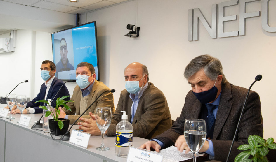Autoridades en firma del acuerdo entre Inefop y Microsoft Autoridades en firma del acuerdo entre Inefop y Microsoft