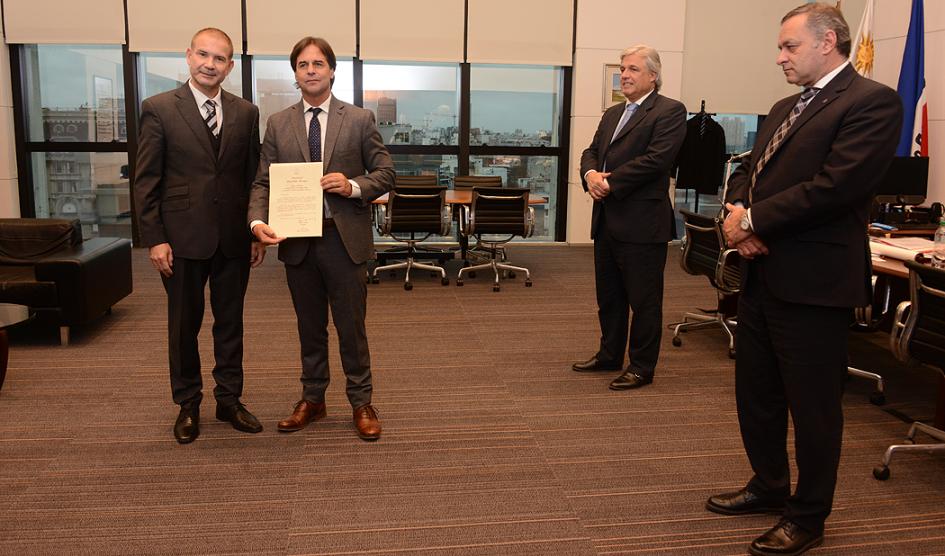 Lacalle Pou recibe cartas credenciales