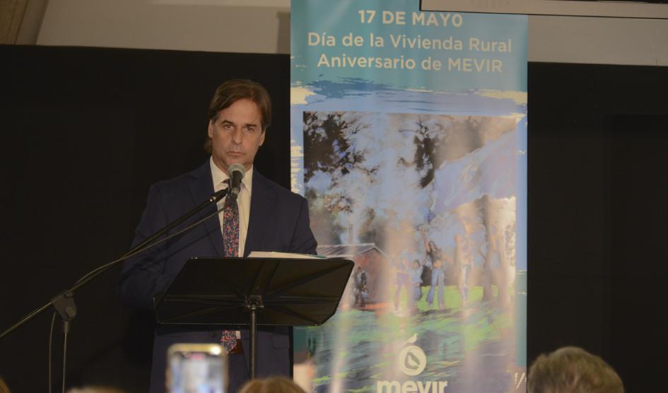 Presidente Luis Lacalle Pou durante su oratoria en el acto Presidente Luis Lacalle Pou durante su oratoria en el acto