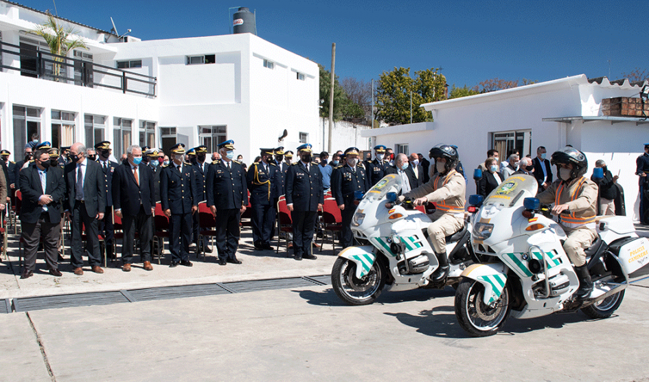 Autoridades y efectivos de Policía Caminera