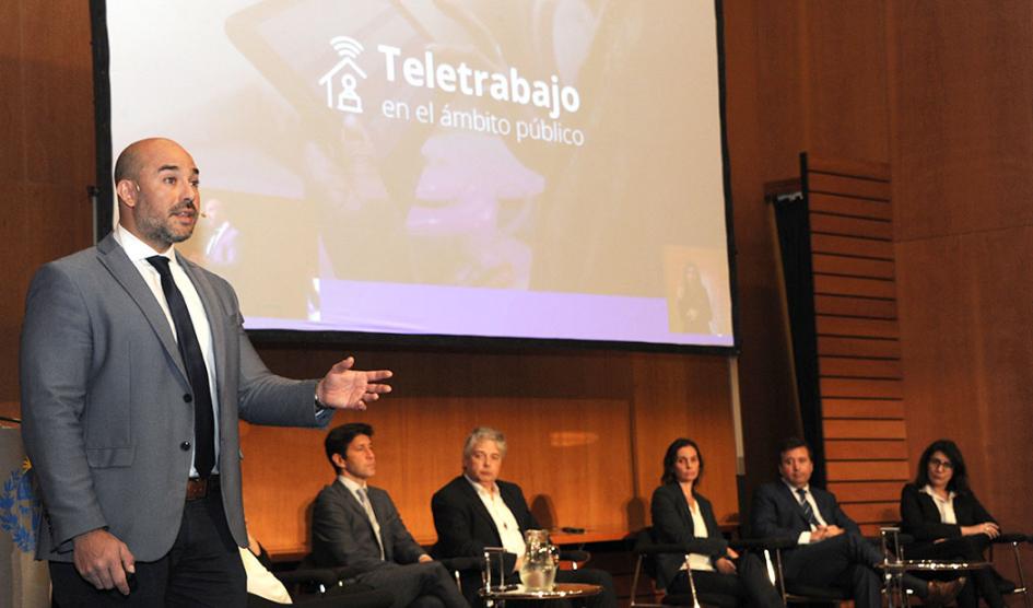 Director ejecutivo de Agesic, Hebert Paguas, durante su oratoria Director ejecutivo de Agesic, Hebert Paguas, durante su oratoria