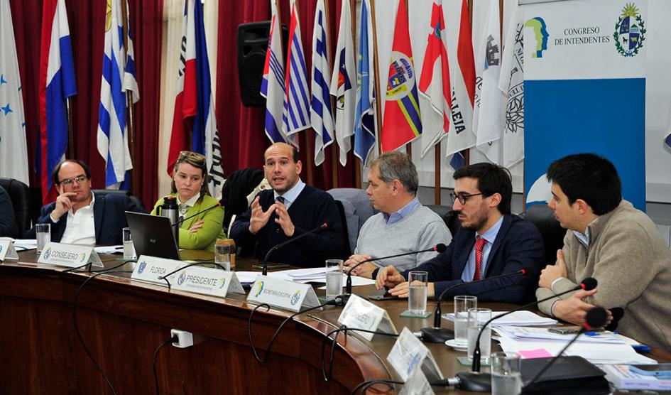 Lema en Congreso de Intendentes