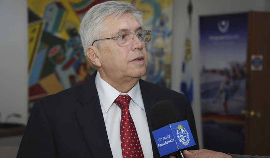 Ministro de Turismo, Tabaré Viera, en entrevista con Comunicación Presidencial Ministro de Turismo, Tabaré Viera, en entrevista con Comunicación Presidencial