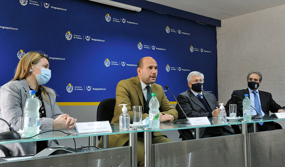 Ministros de Turismo y Desarrollo Social firman acuerdo Ministros de Turismo y Desarrollo Social firman acuerdo