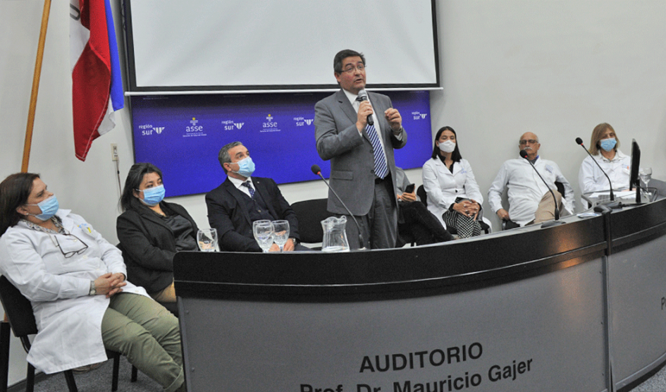 Leonardo Cipriani en inauguración de Hospital de Día