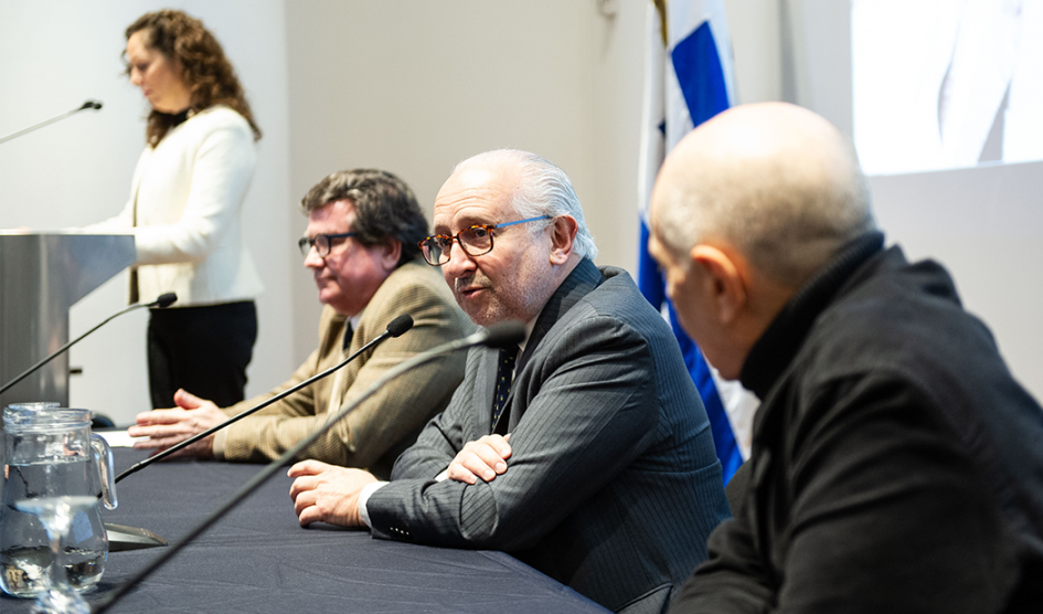 Ministro de Educación y Cultura, Pablo da Silveira, dir. de Com. de Patrimonio de la Nación, William Rey y Mario Morgan