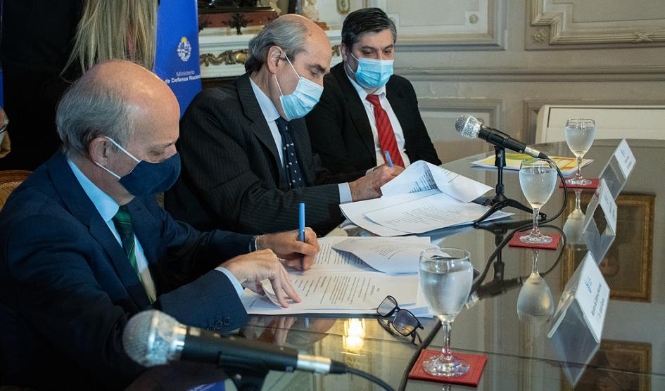 Autoridades firman convenio Autoridades firman convenio