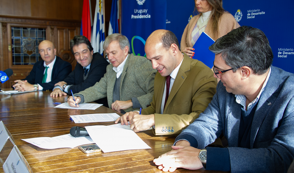 Lema y Bauzá firman acuerdo