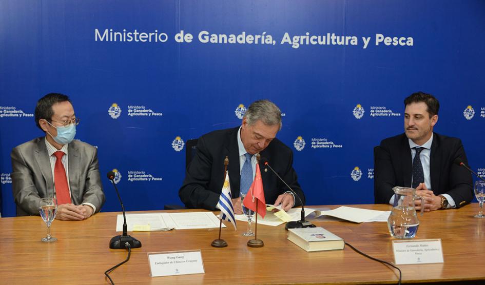 MGAP firma acuerdo con China