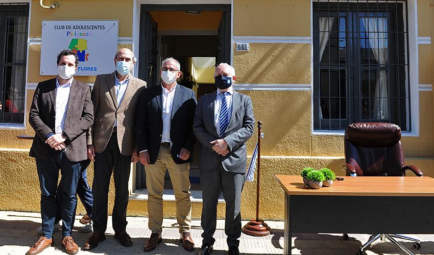 Autoridades de la Educación, del INAU e intendente de Flores Autoridades de la Educación, del INAU e intendente de Flores