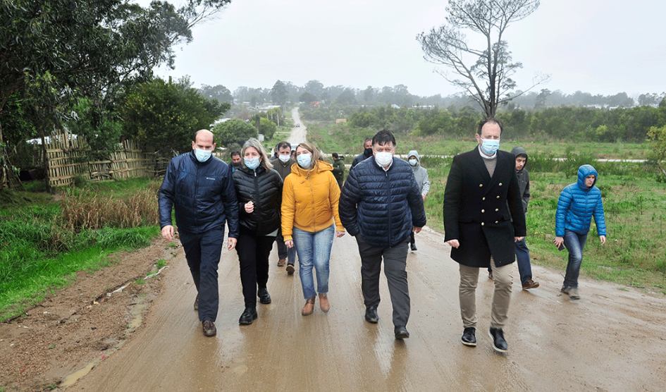 Recorrida de autoridades del Mides por Maldonado