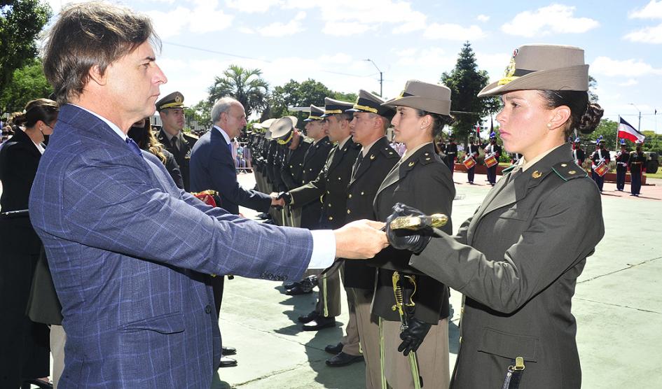 Presidente Lacalle Pou en Escuela Militar