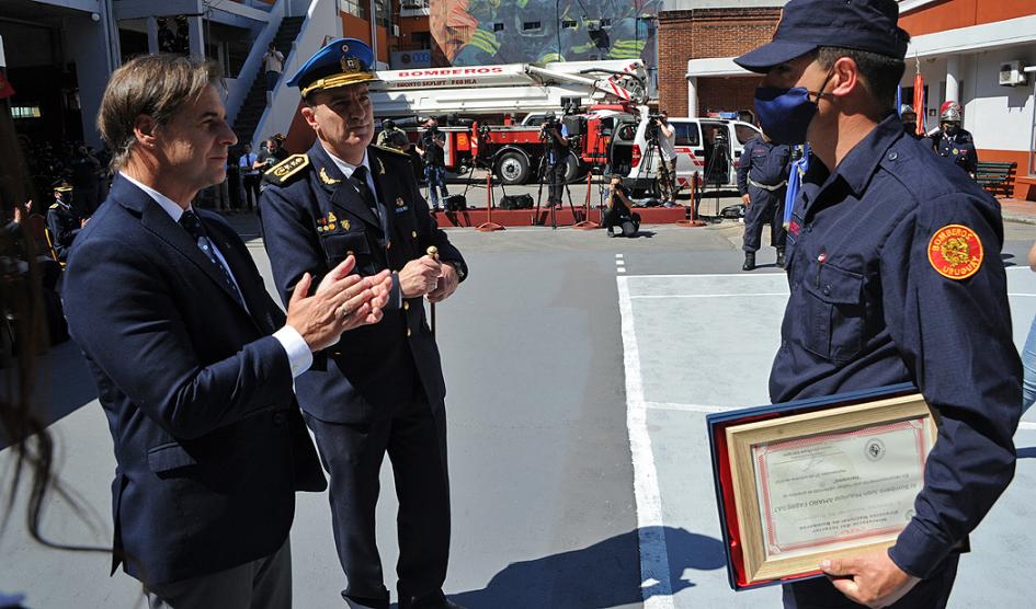 Lacalle Pou en el 134 aniversario de Bomberos