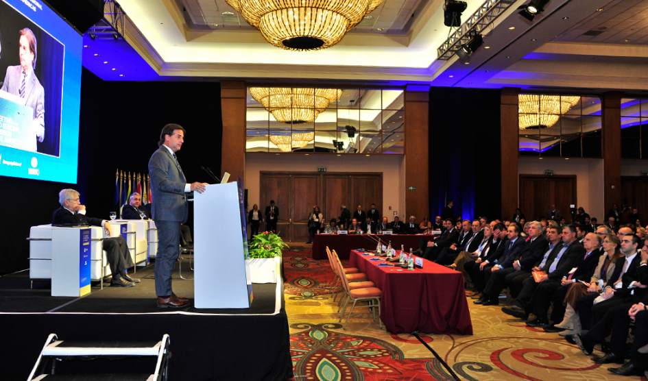 Lacalle Pou en congreso de la OMT