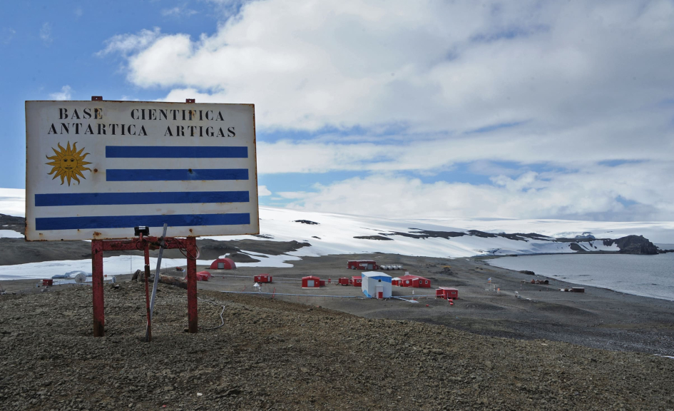 Base Científica Antártica Artigas