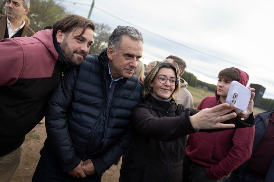 Orsi con vecinos de Paysandú
