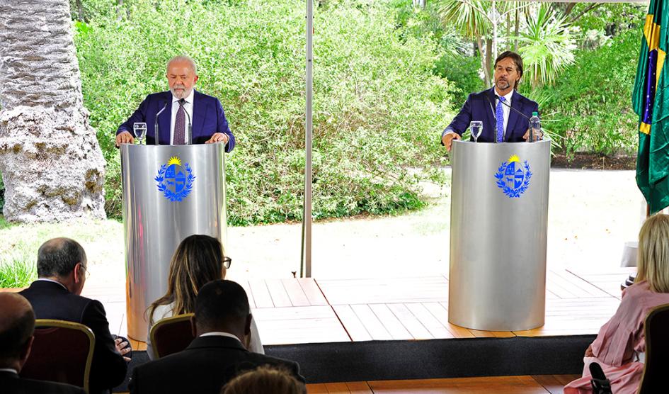 Los presidentes Luis Lacalle Pou y Luiz Inácio “Lula” da Silva durante el encuentro realizado en la residencia de Suárez el 25 de enero de 2023 Los presidentes Luis Lacalle Pou y Luiz Inácio “Lula” da Silva durante el encuentro realizado en la residencia de Suárez el 25 de enero de 2023