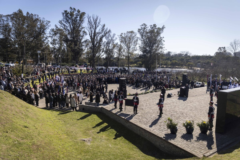 Vista panorámica del acto realizado en Piedra Alta, Florida Vista panorámica del acto realizado en Piedra Alta, Florida